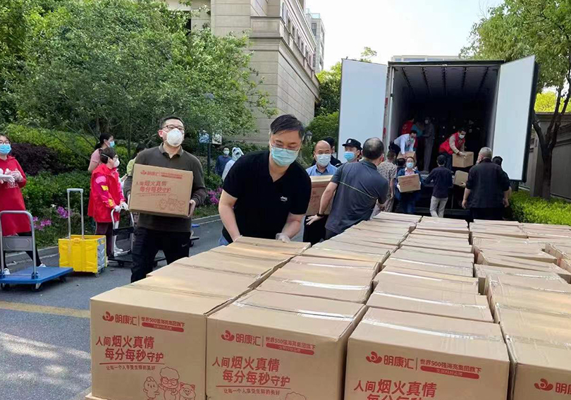 聚微光 戰(zhàn)疫情 守護花開